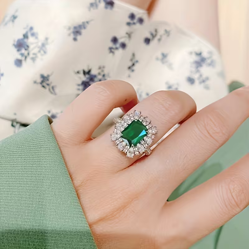 Imperialny pierścionek halo