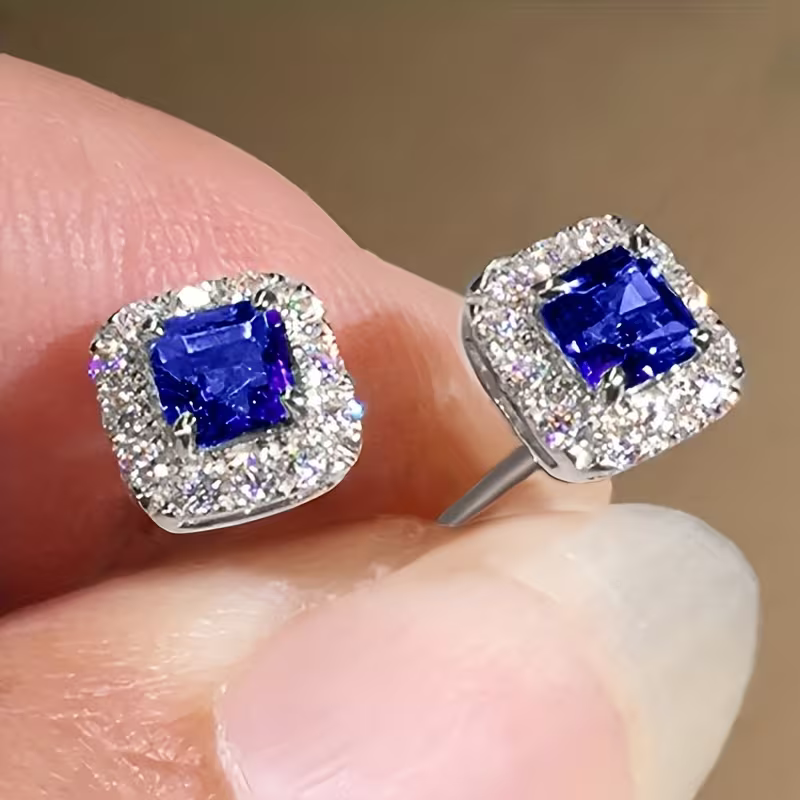 Królewskie kwadratowe kolczyki wkrętki