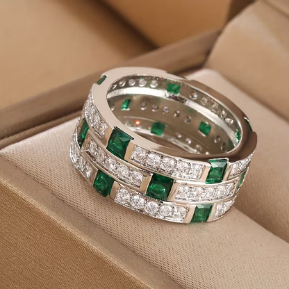 Pierścień z macierzy szmaragdów