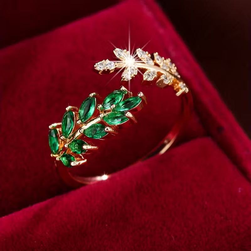 Zielony pierścionek z motywem laurowym