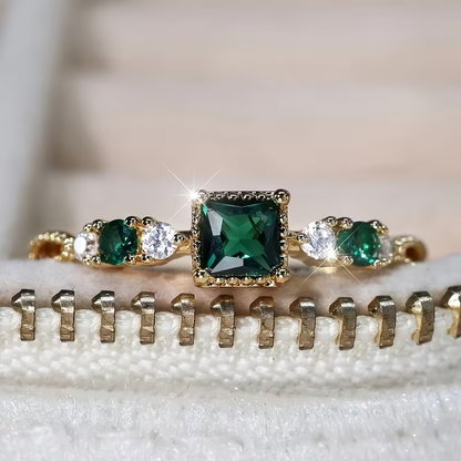 Królewski Pierścionek Evergreen